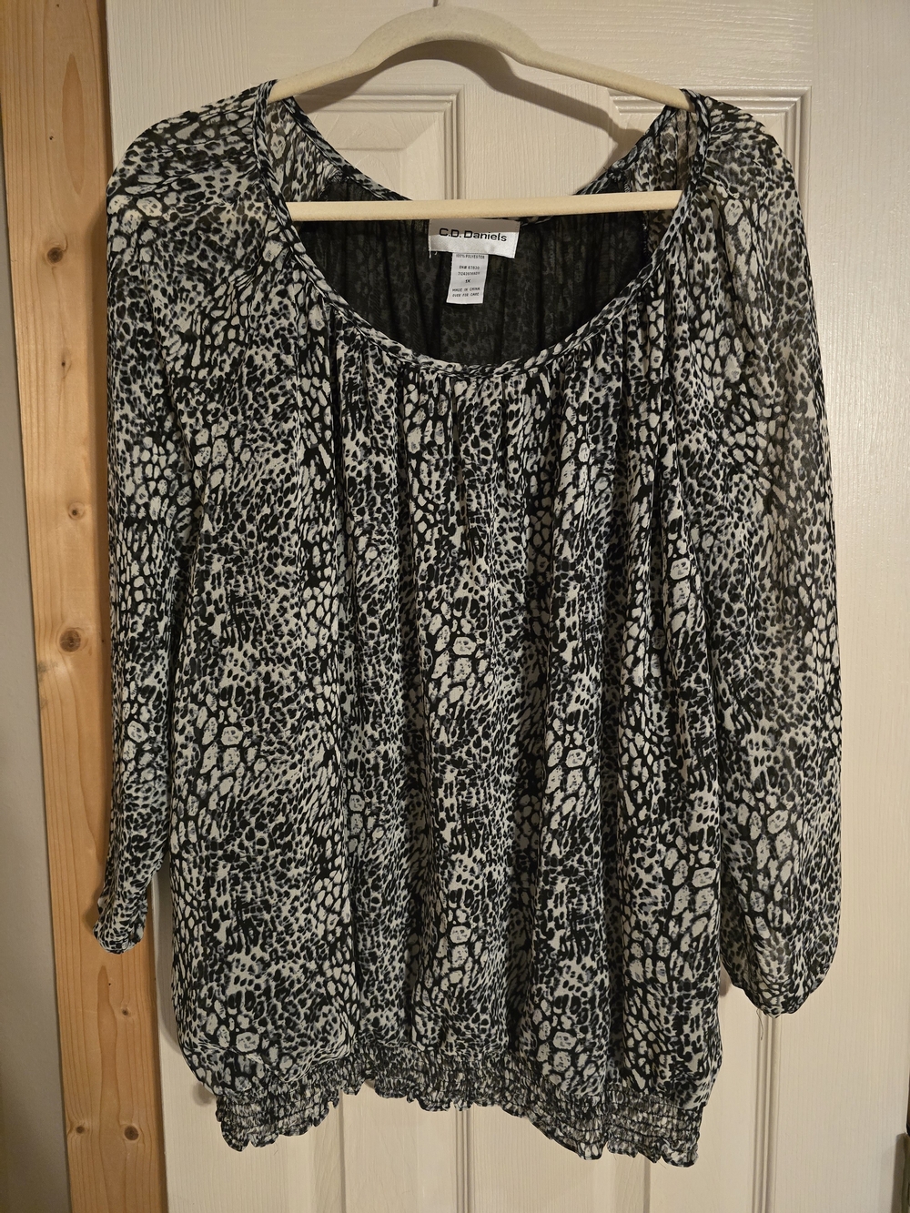 Black & White Printed Women's Blouse